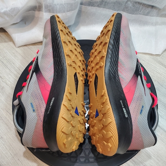 Brooks Women's Catamount Trail  Running Shoes - Gray & Neon Coral SIZE 9.5 - Picture 5 of 12